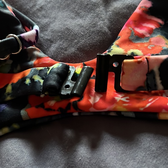 Floral Bikini - Picture 4 of 4